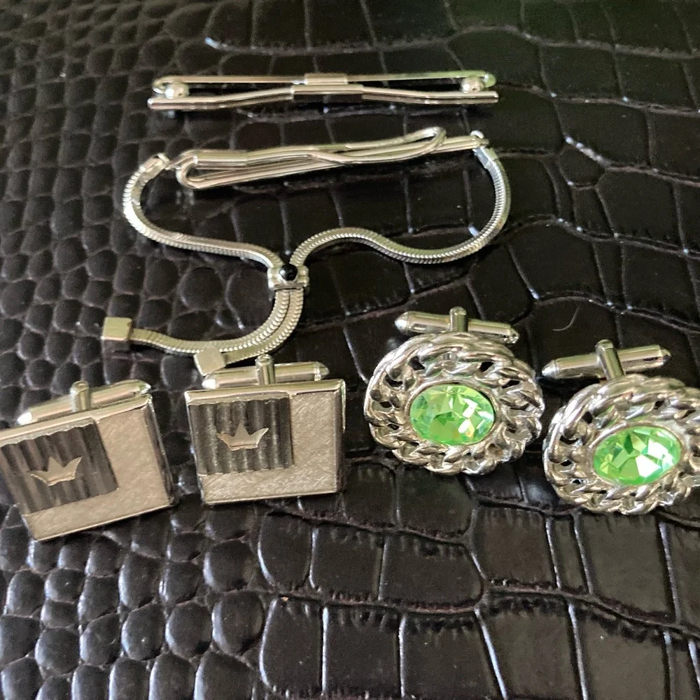 Vintage SWANK Crown Motif Cufflink Dress Set–Tie Bar & Collar Bar – Mid Century